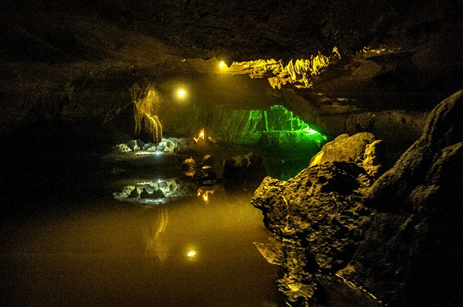 Hoa Lu  ancient capital- Thien Ha grottoes
