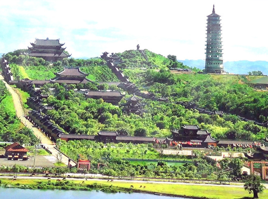 Trang An Grottoes - Hoa Lu - Bai Dinh Pagoda